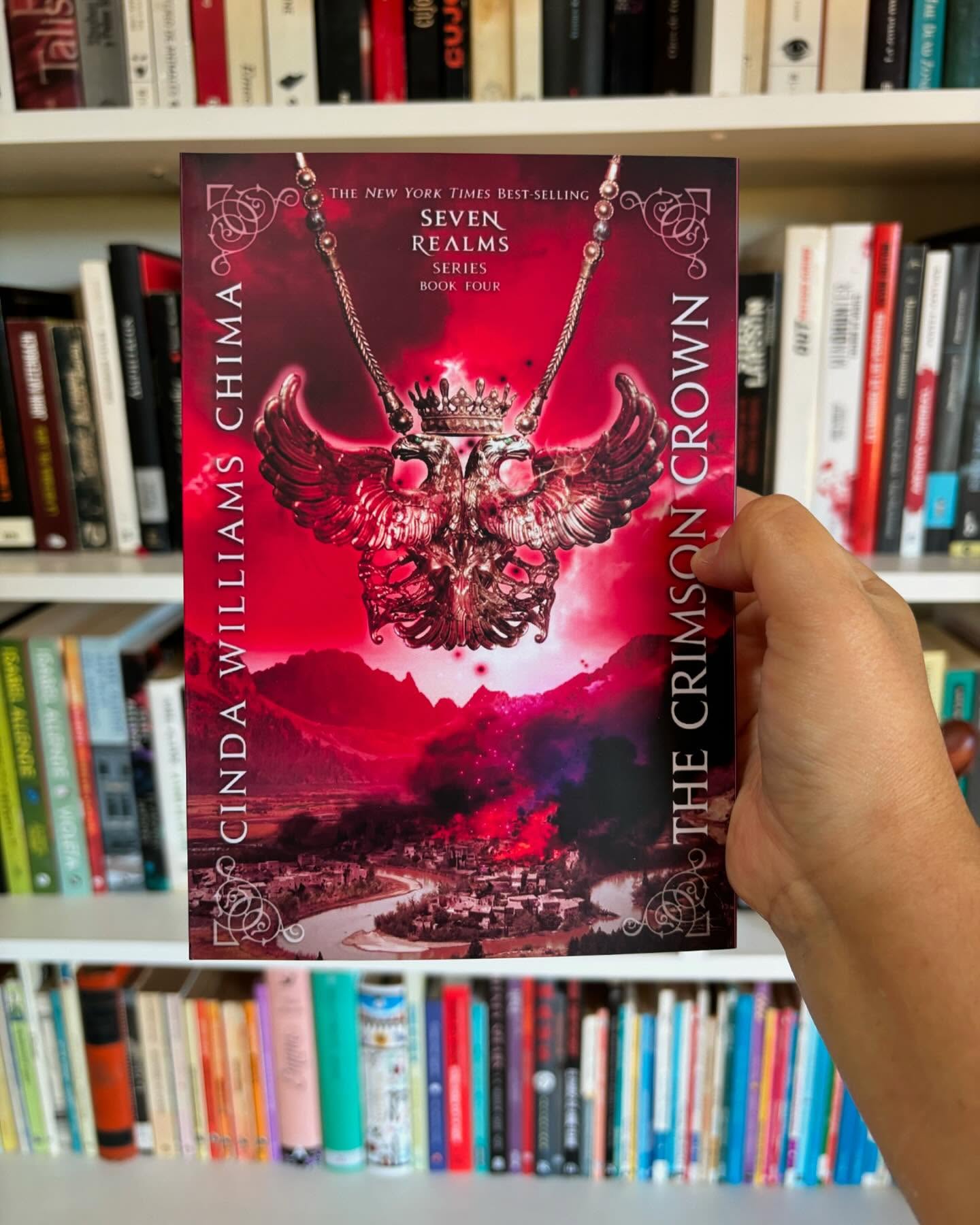 La corona carmesí (the crimson crown)
