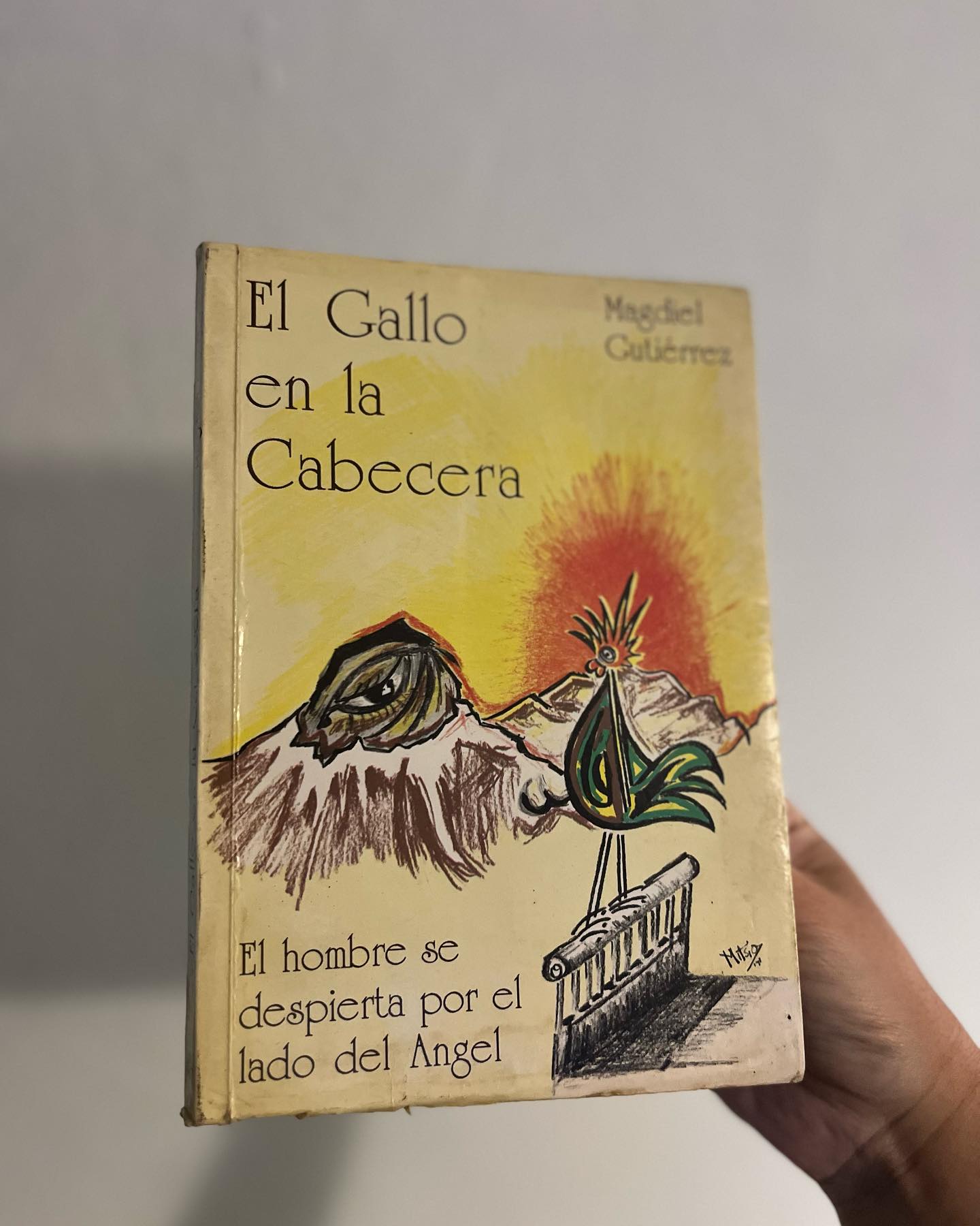 El gallo en la cabecera