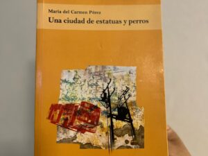 Una ciudad de estatuas y perros