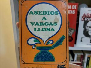 Asedios a Vargas Llosa
