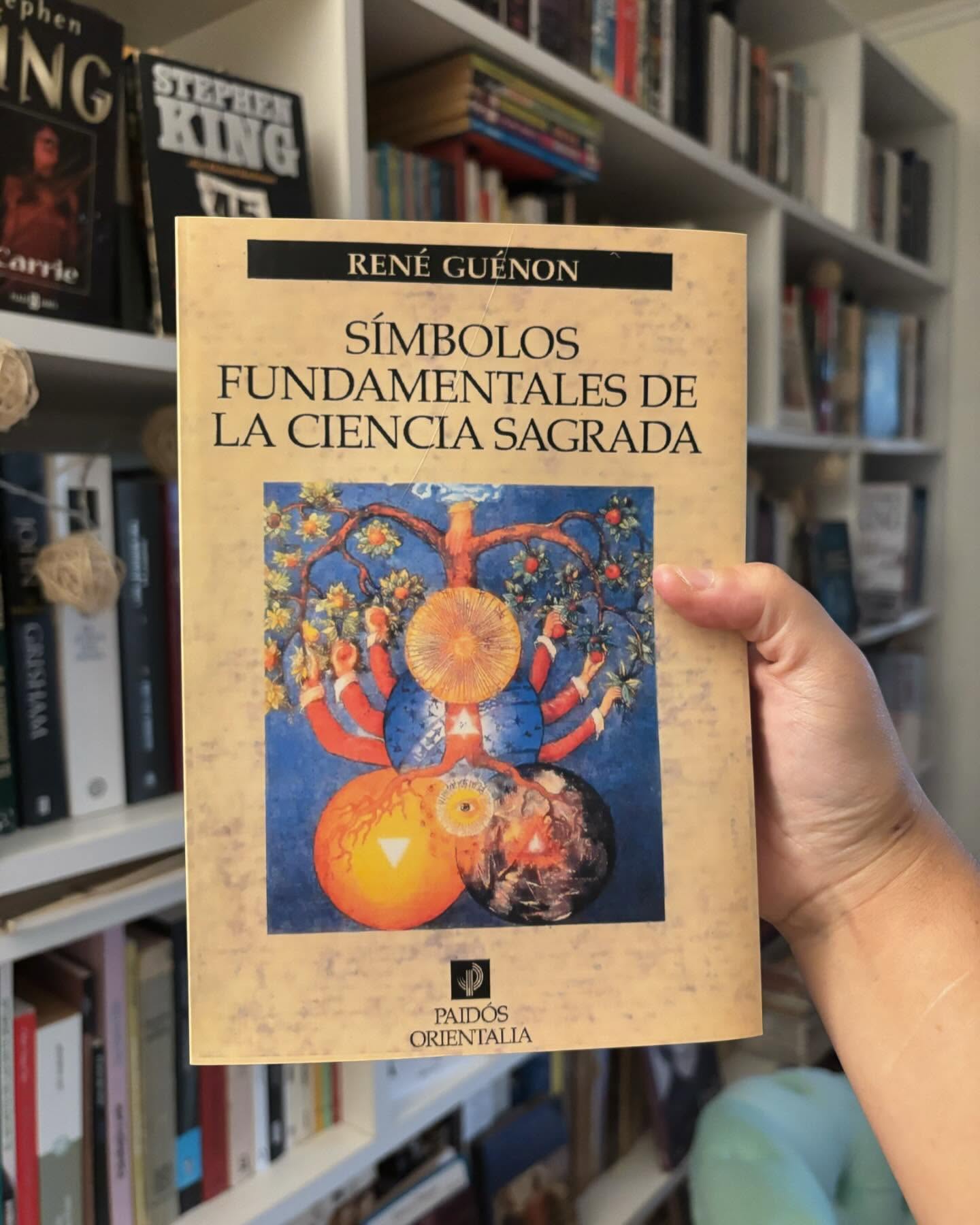 Símbolos fundamentales de la ciencia sagrada