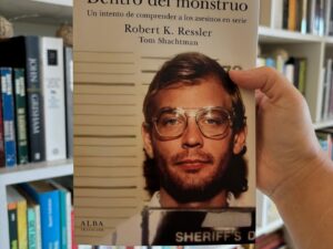 Dentro del monstruo