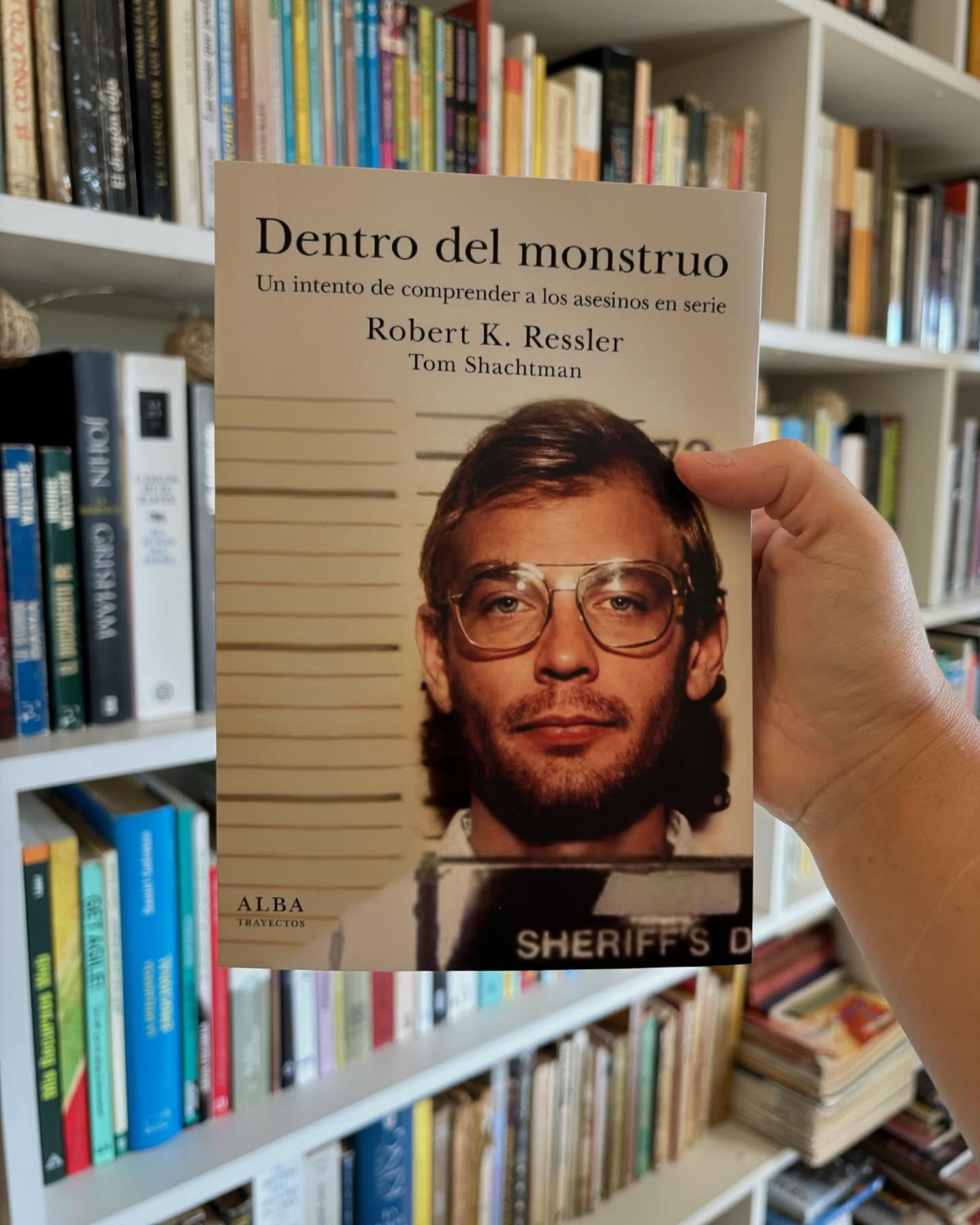 Dentro del monstruo