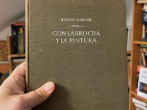 Con la brocha y la pintura