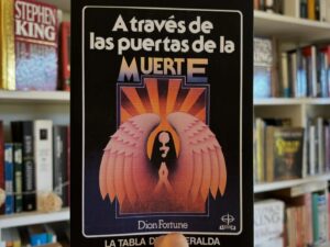 A través de las puertas de la muerte
