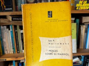 Moscas sobre el mármol