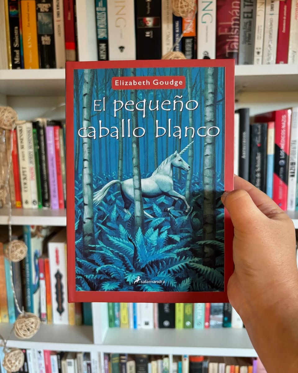 El pequeño caballo blanco (Tapa dura)