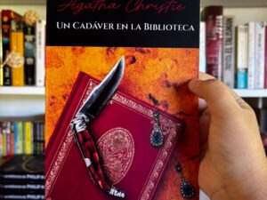 Un cadáver en la biblioteca