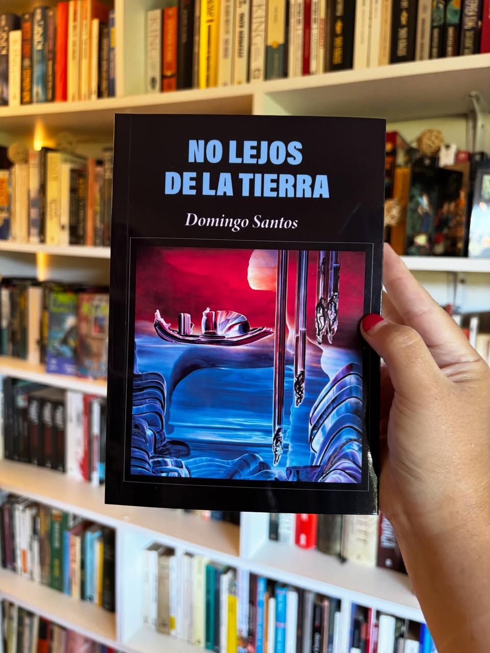 No lejos de la tierra