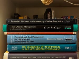 PACK INFORMATION & LIBRARY SCIENCE ESSENTIALS (EN INGLÉS) - Libros Frannie