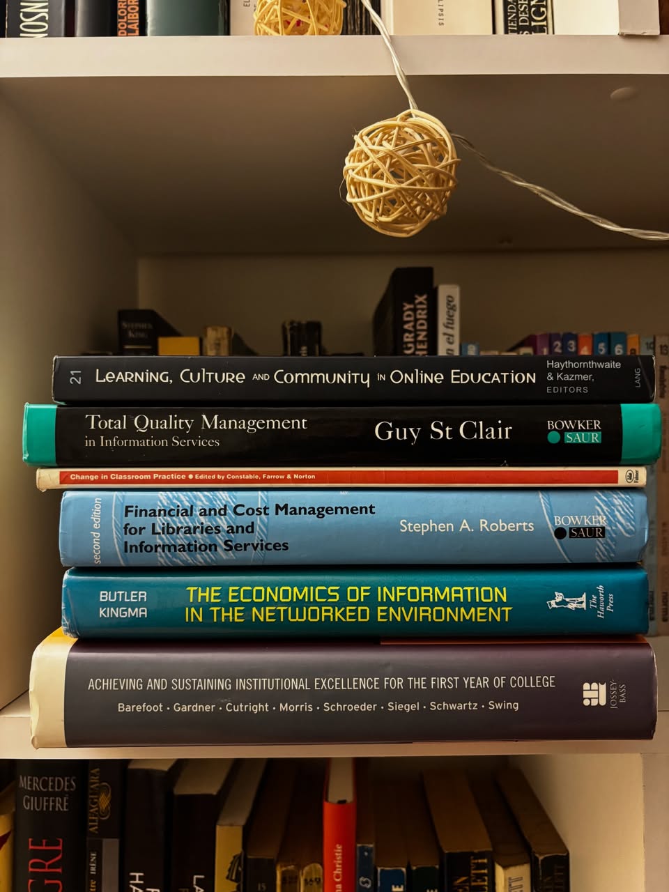 PACK INFORMATION & LIBRARY SCIENCE ESSENTIALS (EN INGLÉS) - Libros Frannie