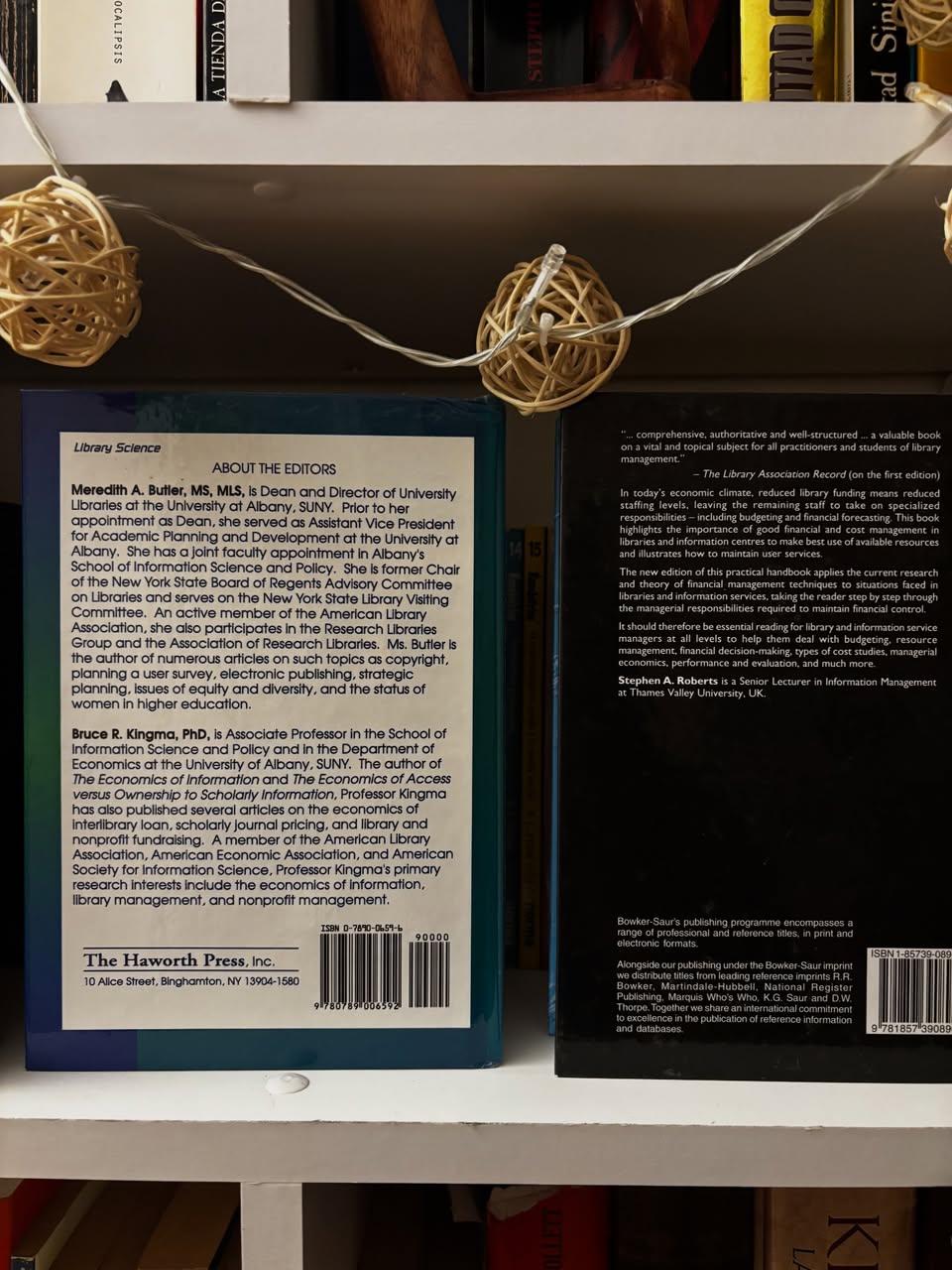 PACK INFORMATION & LIBRARY SCIENCE ESSENTIALS (EN INGLÉS) - Libros Frannie