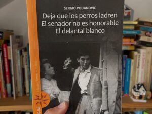 Deja que los perros ladren / El senador no es honorable / El delantal blanco